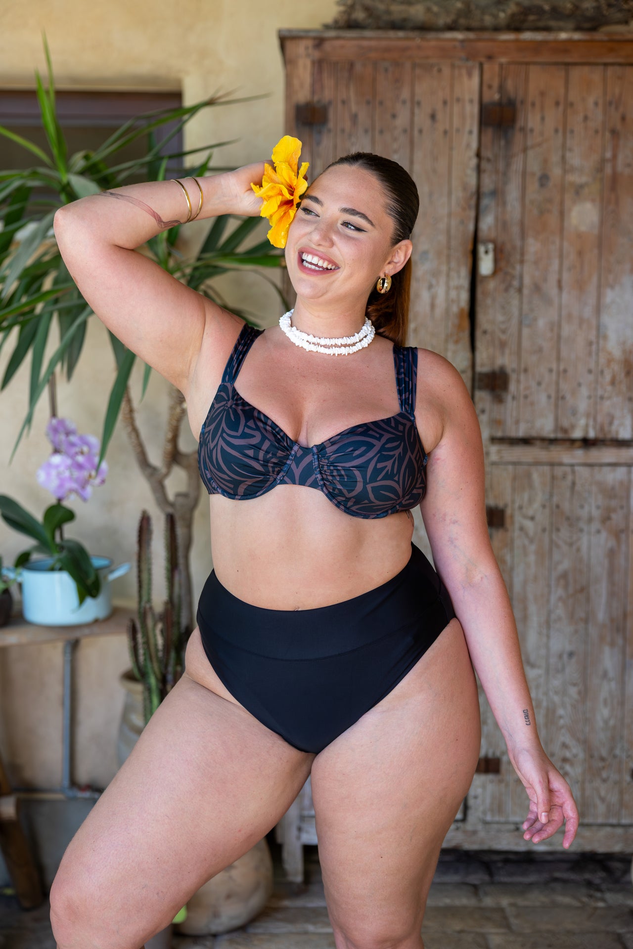 תחתון ביקיני שחור – דגם BLACK  HIGH-WAIST